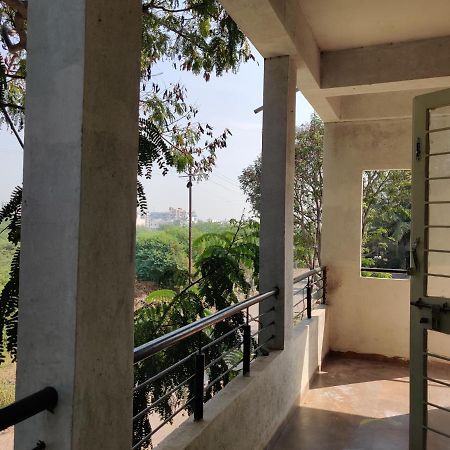 Rajlakshmi Niwas Appartement Solapur Buitenkant foto