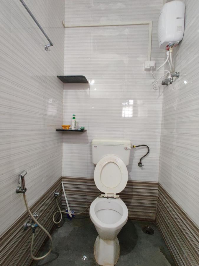 Rajlakshmi Niwas Appartement Solapur Buitenkant foto