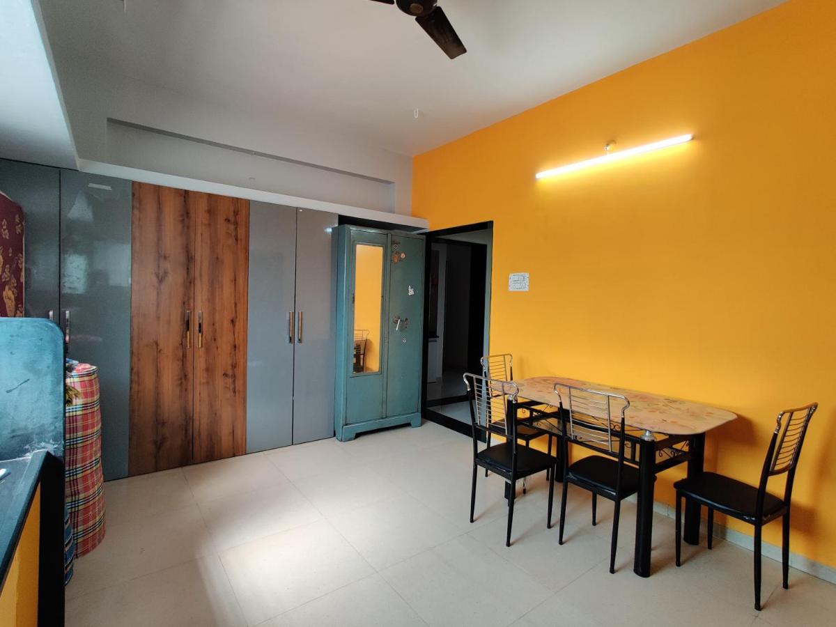 Rajlakshmi Niwas Appartement Solapur Buitenkant foto